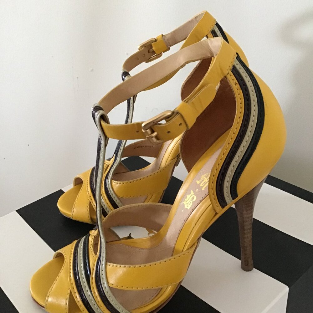 L.A.M.B By Gwen Stefani Tailynn T-Strap Heel in Yellow, Size 6.5
